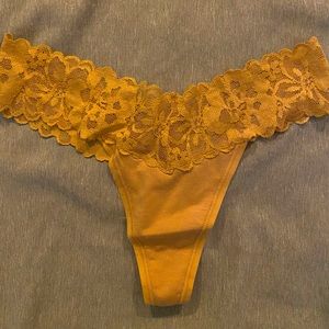Victoria’s Secret cotton lace waist thong Size S